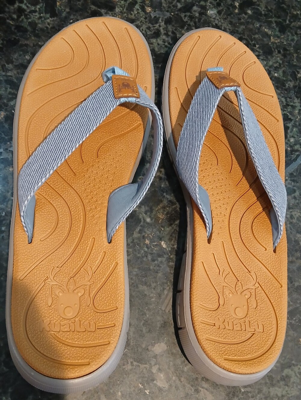 NWOT KuaiLu Women's Comfort Arch Support yoga Mat Flip Flops, size 40 (8.5/9)